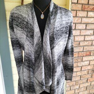 (029) Signature Studio Black & Grey Striped Cardigan Size Petite Medium